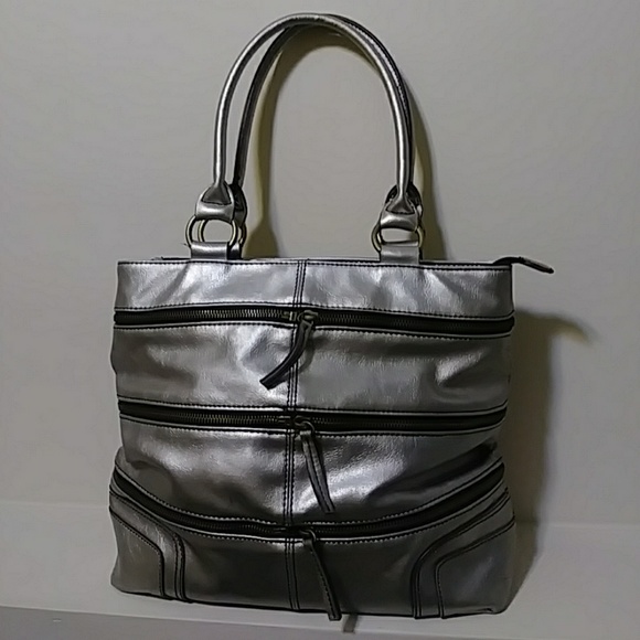 Silver lather bag in good Condition like New . - Picture 3 of 8